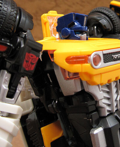 トヨタFJクルーザーxトランスフォーマー　[FJオプティマスプライム]　ベージュ トヨタFJクルーザーxトランスフォーマー [FJオプティマス